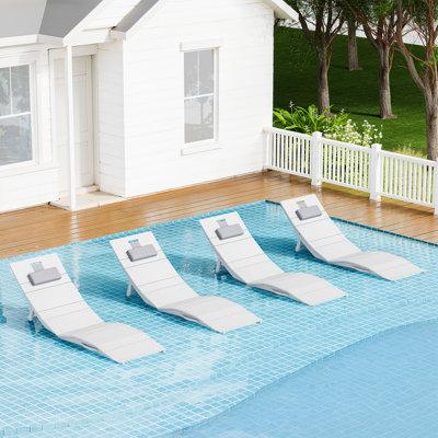 Ensemble de chaises longues portatives pliantes portables pour patio (ensemble de 4) Comfort Confort anti-dérive près de la piscine avec appui-tête réglable et ancrages pour sacs de sable ， Blanc
