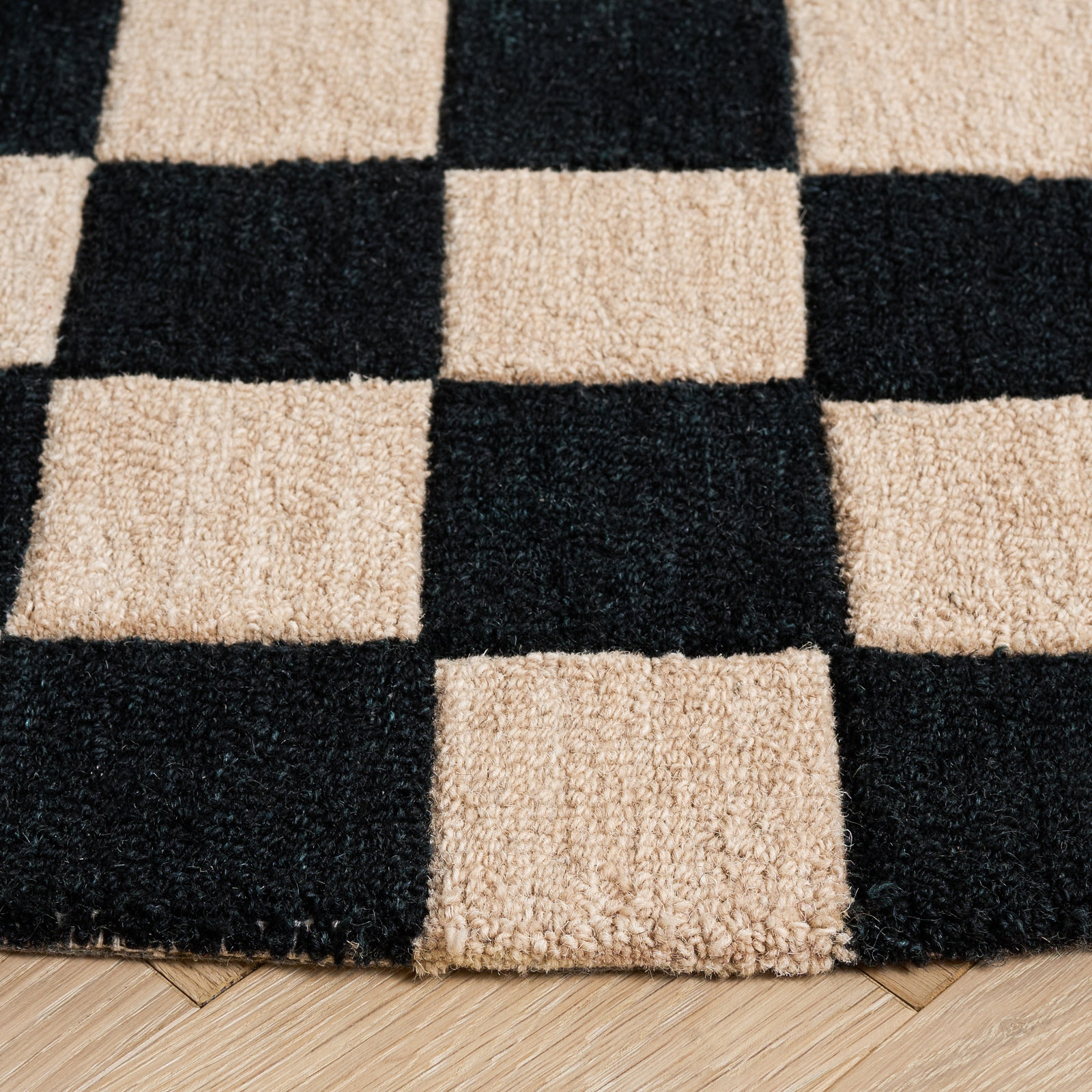 Freesia Black Beige Hand-Tufted Checkered Rug, Round 6'