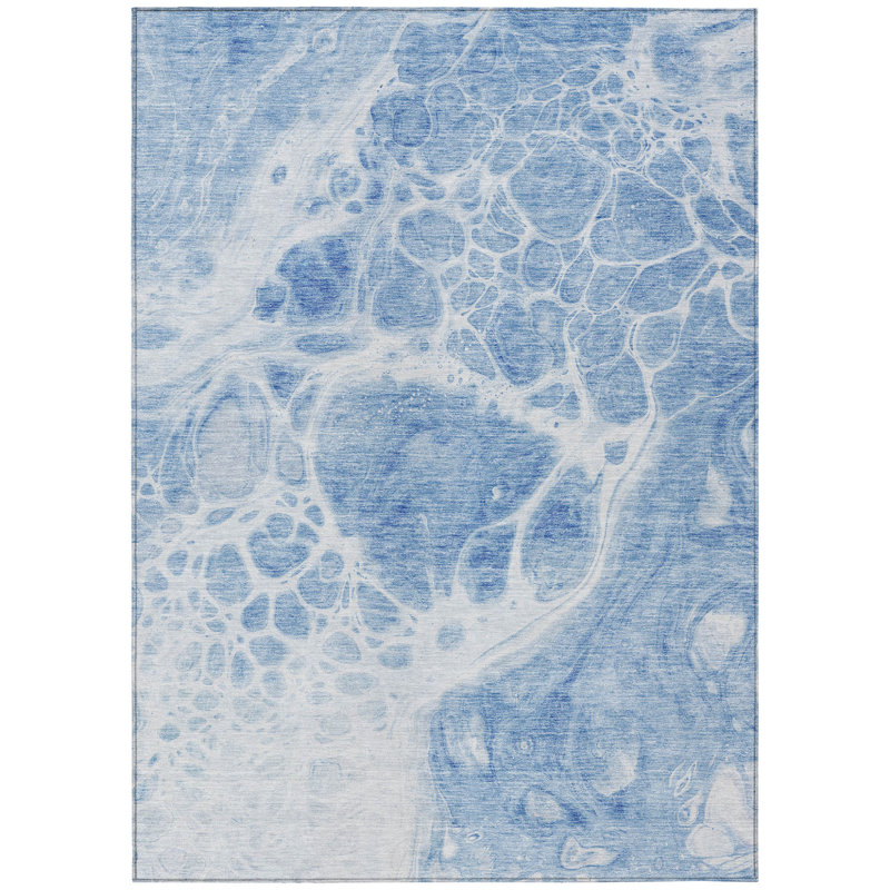 Tapis intérieur / extérieur bleu ciel et bleu denim lavable HomeRoots 5 pi x 8 pi