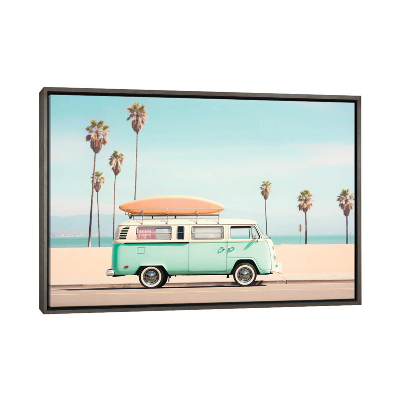 Pacific Pacific Van - reproduction d'art murale encadrée, H 32 po x l 48 po, Reproduction encadrée sans passe-partout, Gris
