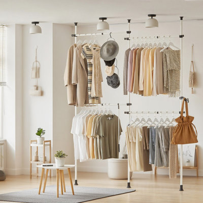 Skaghe 138cm - 235cm Closet System
