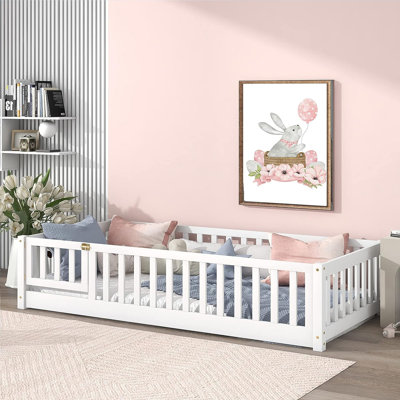 Lit plateforme avec clôture et porte pour enfants Finka