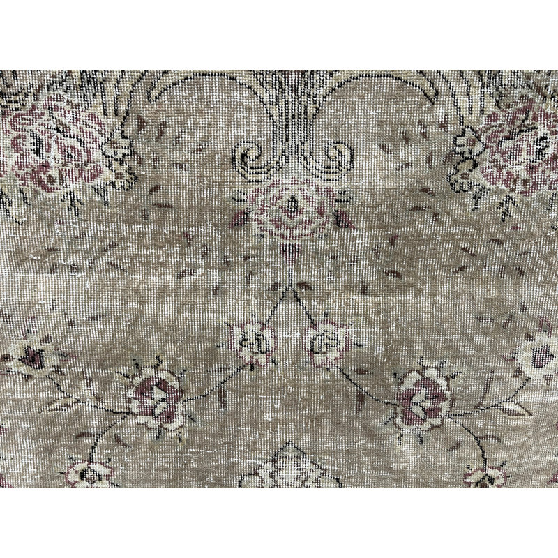 Élégant tapis en laine beige à motif floral classique de 85,4 x 127,6 pouces