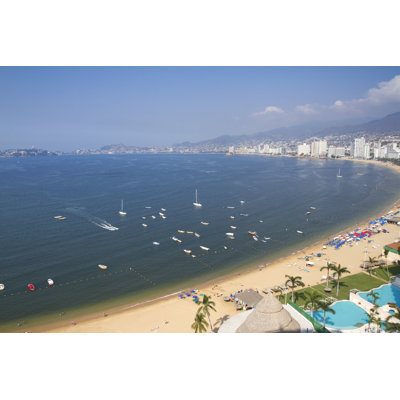 Acapulco Bay in Mexico par Dubassy - Photographie sur toile tendue