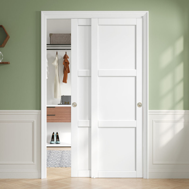 Portes d'armoire coulissantes doubles à 3 panneaux en bois manufacturé blanc de 122 cm x 203 cm avec ensemble de quincaillerie d'installation