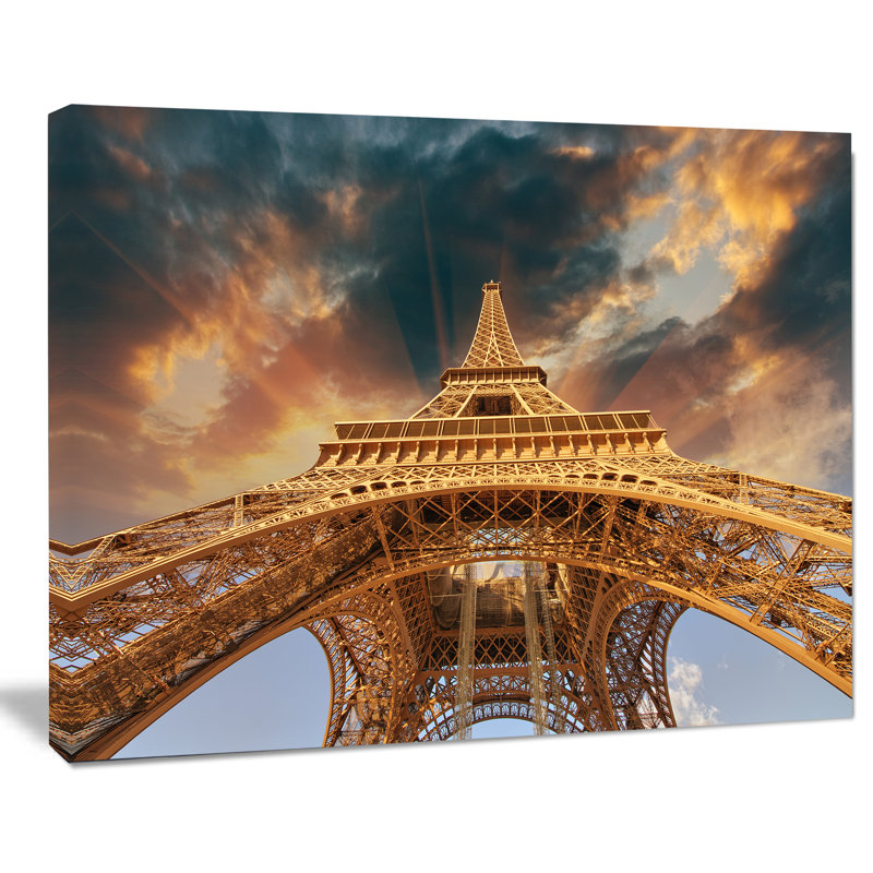 «Paris Eiffel Tower In Paris with Sunset Colors Cityscape», reproduction de photo sur toile tendue
