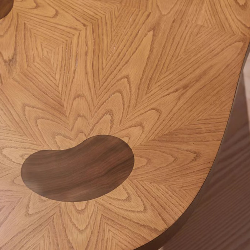 Table basse en bois au design unique