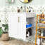 Armoire de salle de bain murale avec tablettes ouvertes, porte à fermeture douce et compartiments cachés