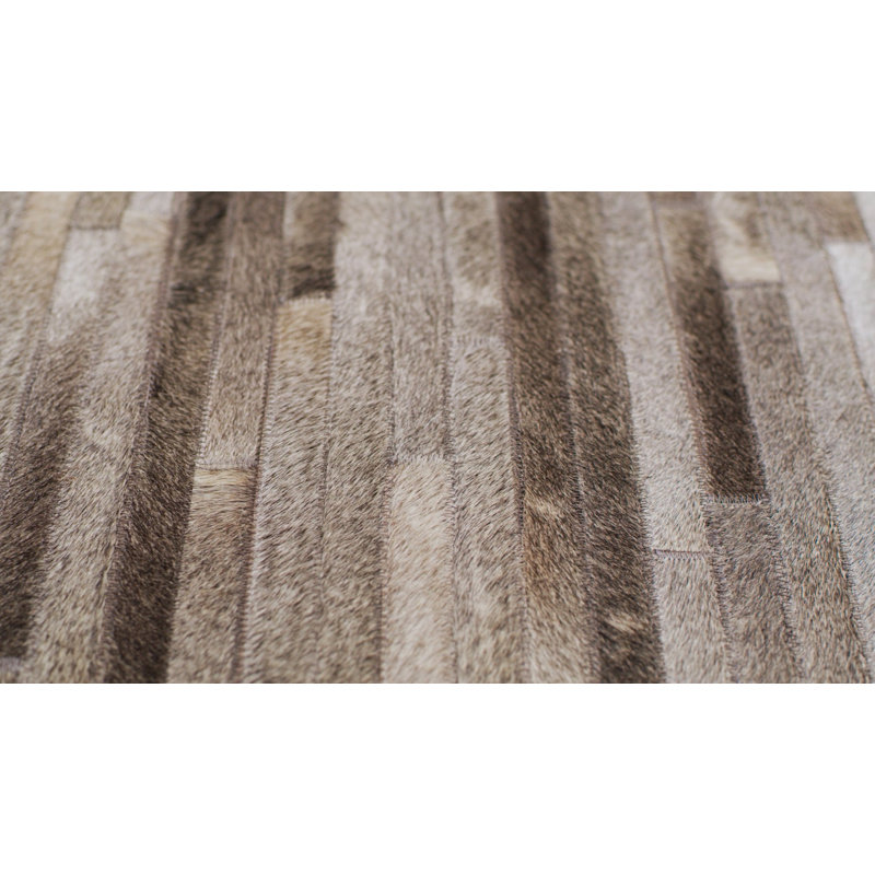 Tapis gris en laine de vache Ashlie, Rectangle 2 pi x 4 pi