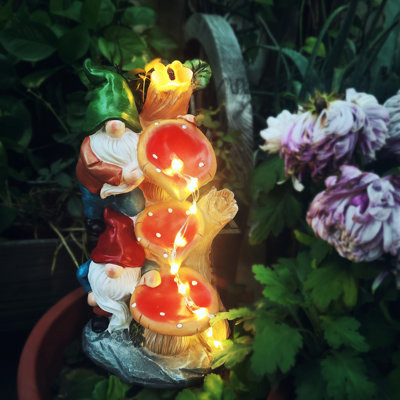 Statue de gnome solaire avec lumières d'eau qui coule, décoration de jardin extérieur pour patio, pelouse, cour, gnome en résine sur champignon avec lumières solaires pour jardin, balcon, décor de maison de fée, idées de cadeaux uniques
