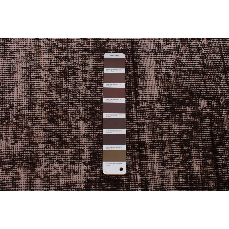 Tapis brun foncé à transition de couleur 3 pi 8 po x 6 pi 9 po