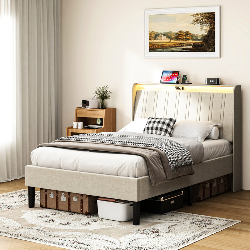 Structure de lit plateforme simple avec tête de lit et support rembourrés doux - bois métallique, capacité de 800 lb, velours beige et prises de courant, structure robuste et élégante, capacité de charge maximale de 800 livres, 2 ports, facile