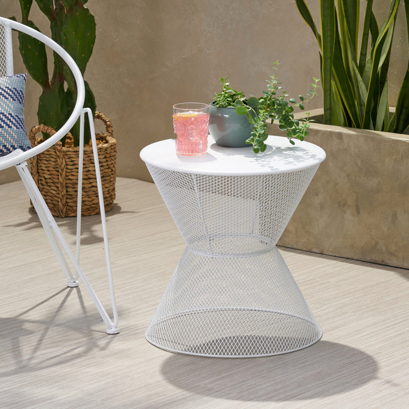 Table d'appoint en fer blanc mat - Emplacement pour boissons froides, 18,26 po P x P 18 H, construction de 6,28 lb avec filet Breezy, haut, large large
