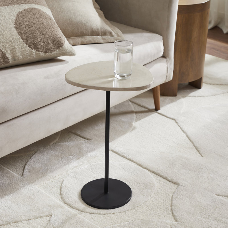 Ravekkio End Table