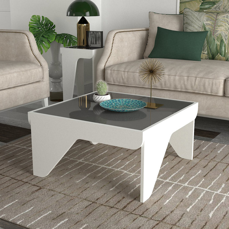 Table basse à 4 pieds