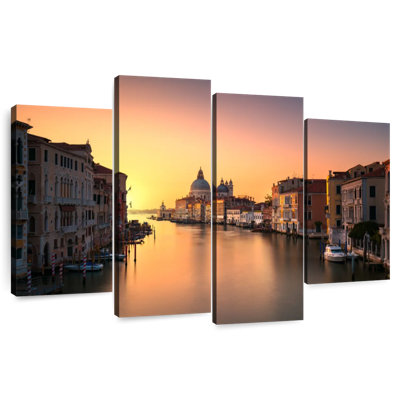 Lilie Grand Canal au coucher du soleil