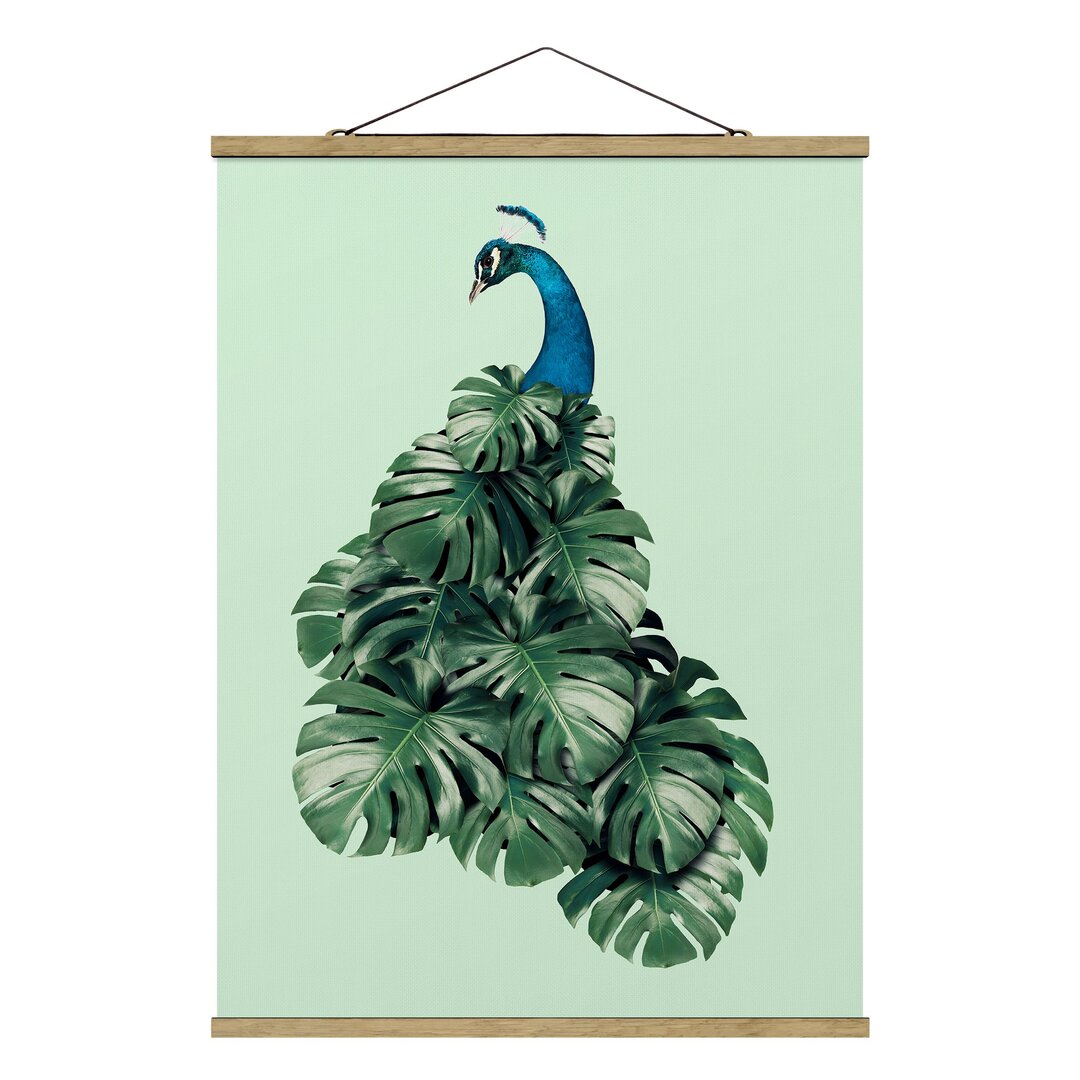 Grafikdruck Pfau mit Monstera-Blättern von Jonas Loose