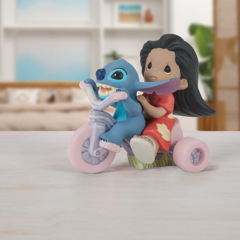 Figurine Precious Moments Disney Lilo et Stitch chevauchant un tricycle 4,54 pouces