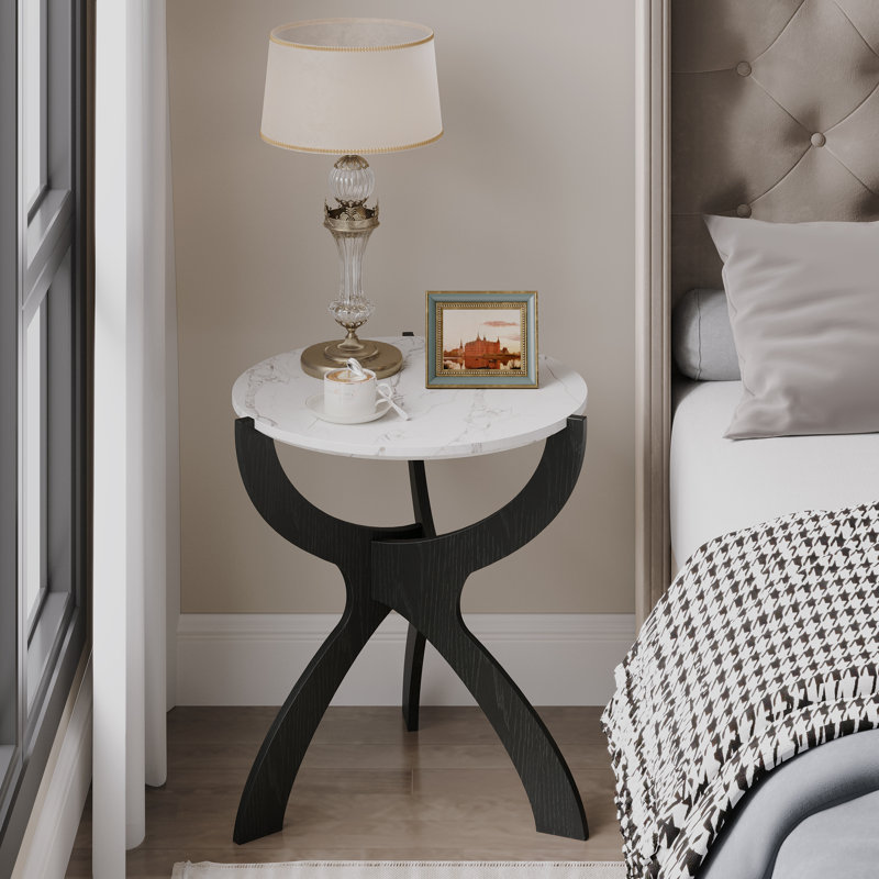 Table de bout à 3 pieds Deshanae, H 23,62 po x l 15,7 po x P 15,7 po