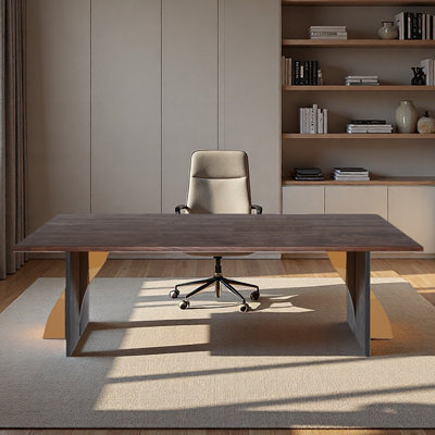 Bureau en bois massif avec plateau spacieux