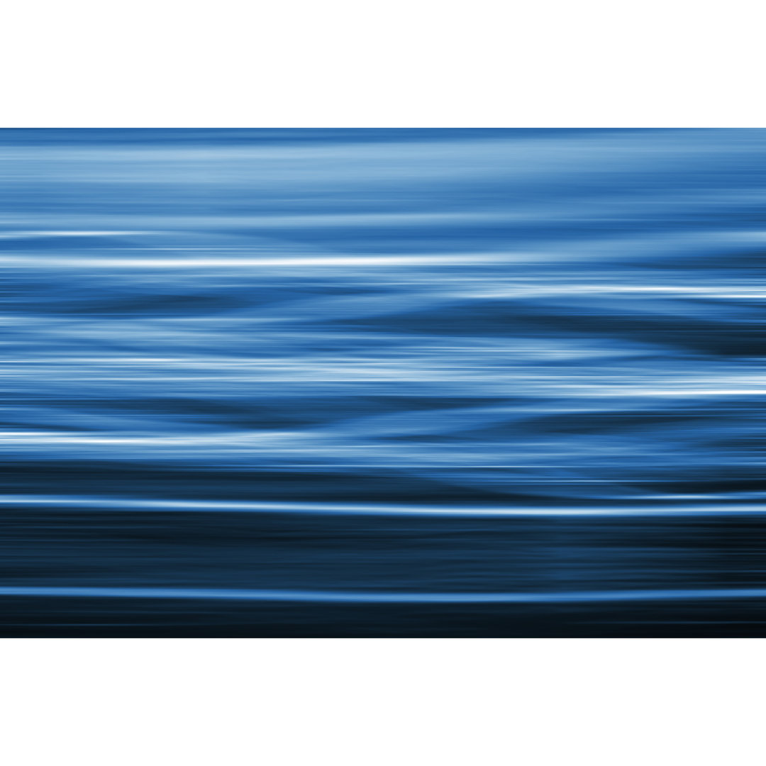 Wavy Blue And White Aquatic Hintergrund von Benoitb - Drucken