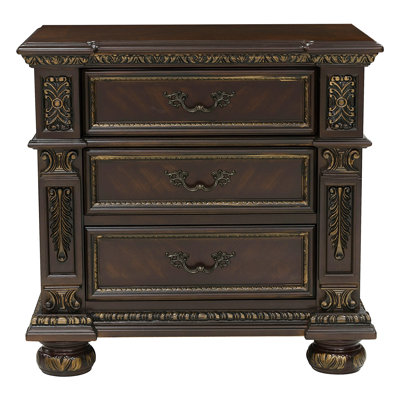 Aubrieanna Design traditionnel avec table de chevet dorée 1 pièce de 3 tiroirs style formel