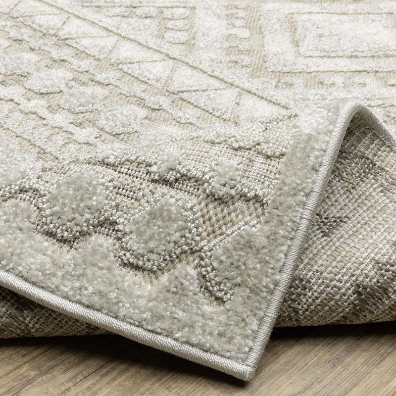 Tapis beige / ivoire à motif géométrique Krsons, Rectangle 6 pi 7 po x 9 pi 6 po