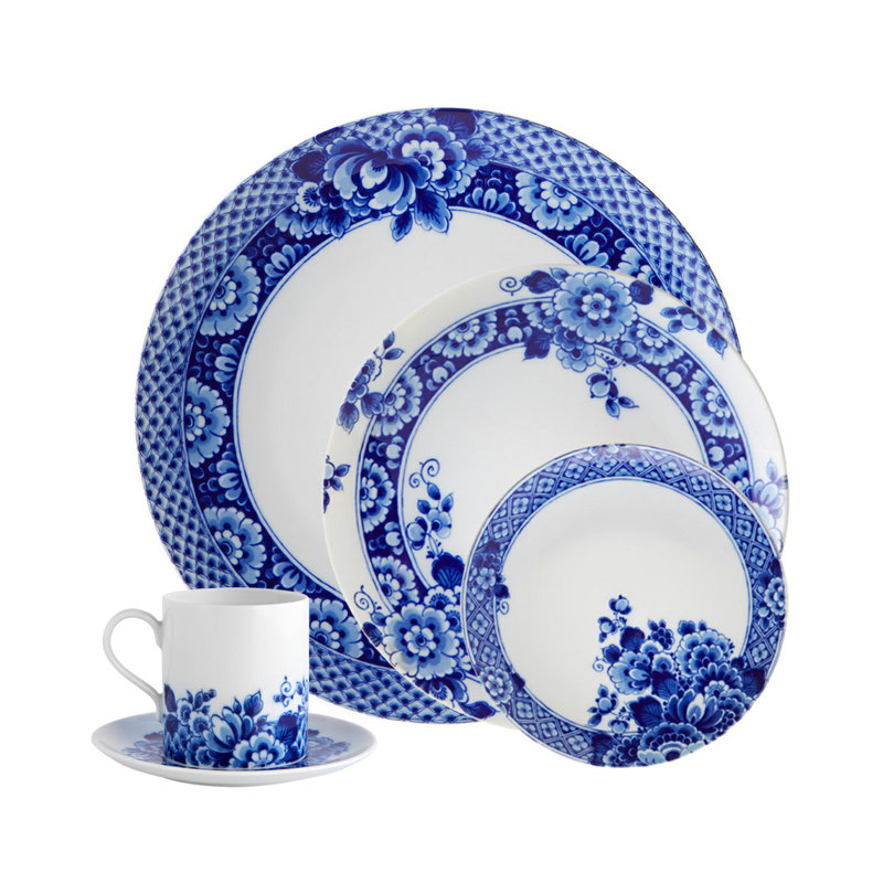 Porcelain Dinnerware Set - Service for 4