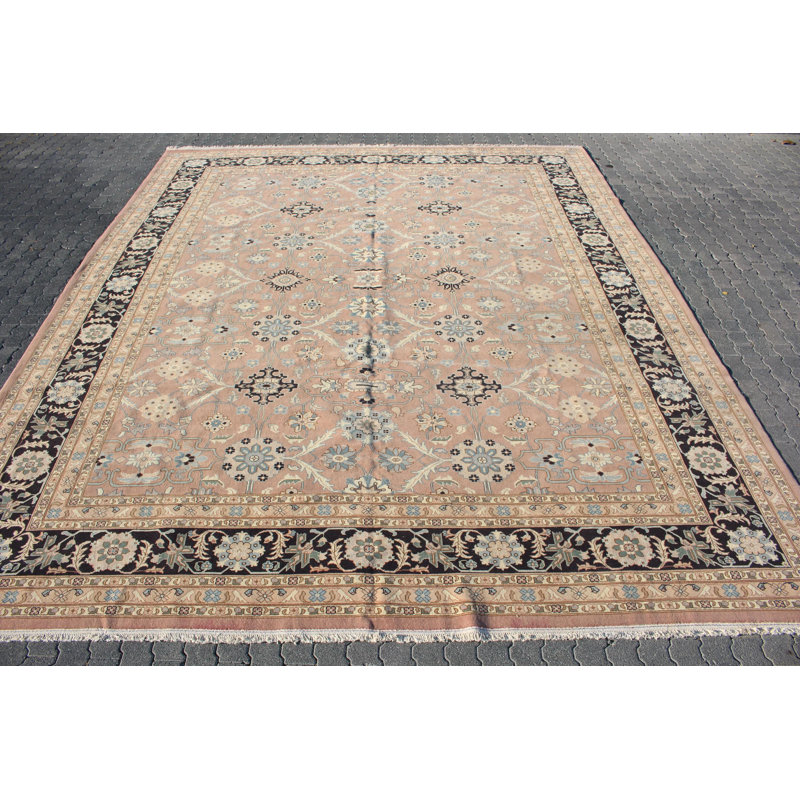 Authentique tapis turc tissé à la main dans un style rétro élégant pour la décoration intérieure