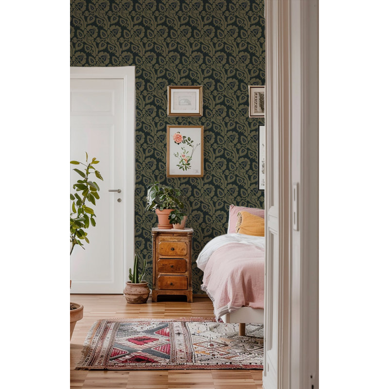 Paisley Briar - Black Gold Botanical Wallpaper
