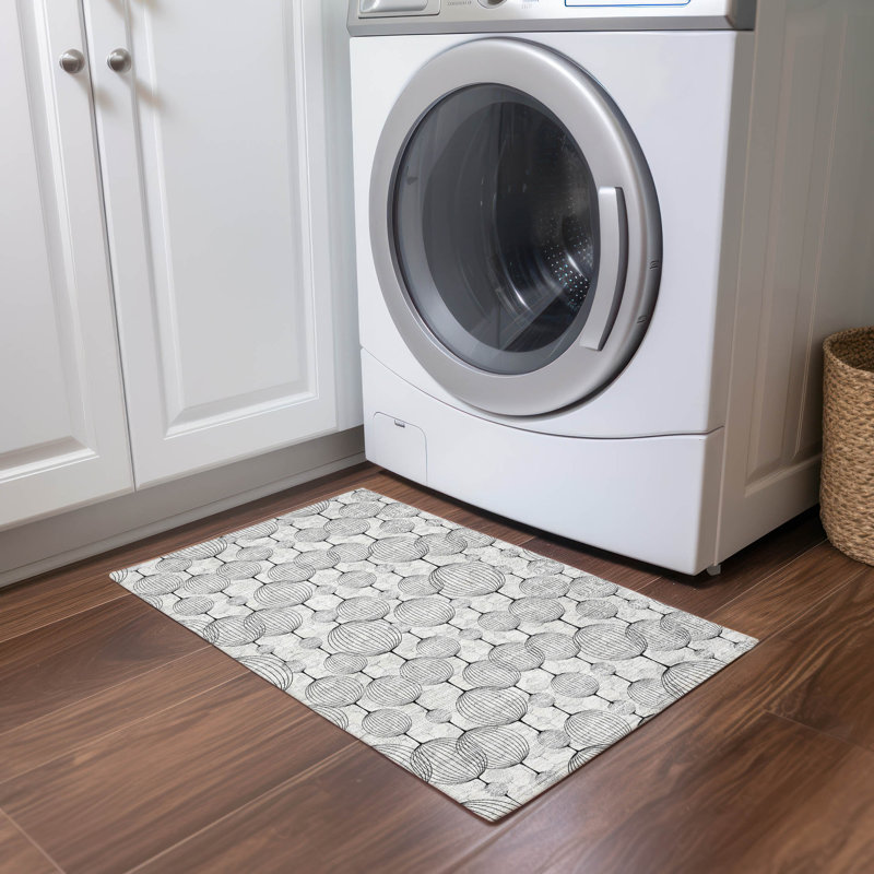 Mahaney Geometric Indoor Rug, Rectangle 1'8" x 2'6"