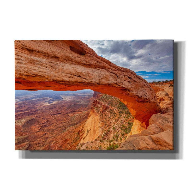 «Mesa's Drop - Canyonlands National Park» par Darren White, estampe numérique sur toile, H 18 po x l 26 po x P 0,75 po
