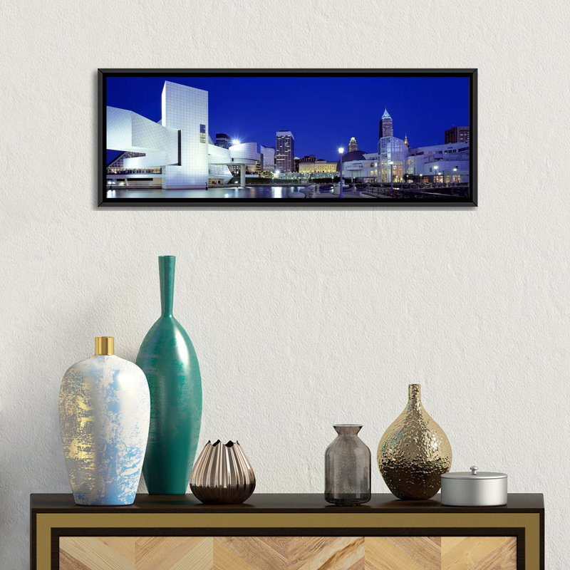 « cleveland, ohio », reproduction de photo sur toile, H 12 po x l 36 po x P 1,5 po, Toile tendue