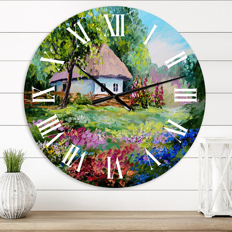 Maison sur la montagne avec des fleurs en fleurs I - Horloge murale traditionnelle, Moyen