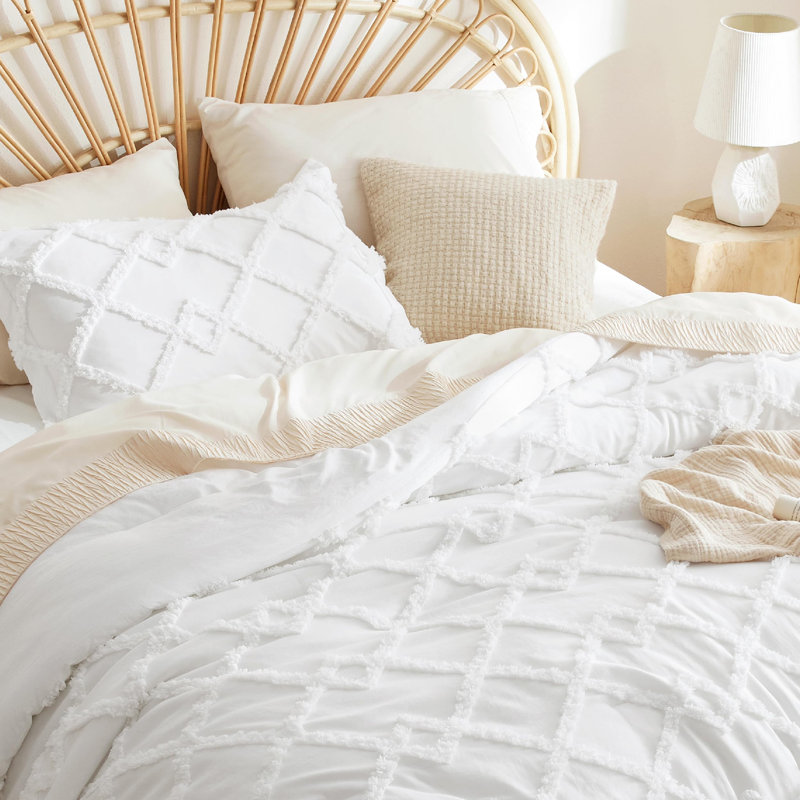 Bedsure Jacquard Comforter Set, White, Queen Comforter + 2 Standard Shams