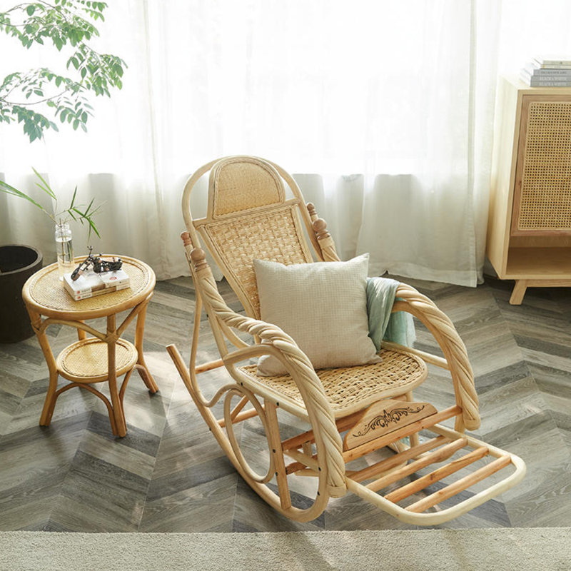 Chaise berçante en rotin