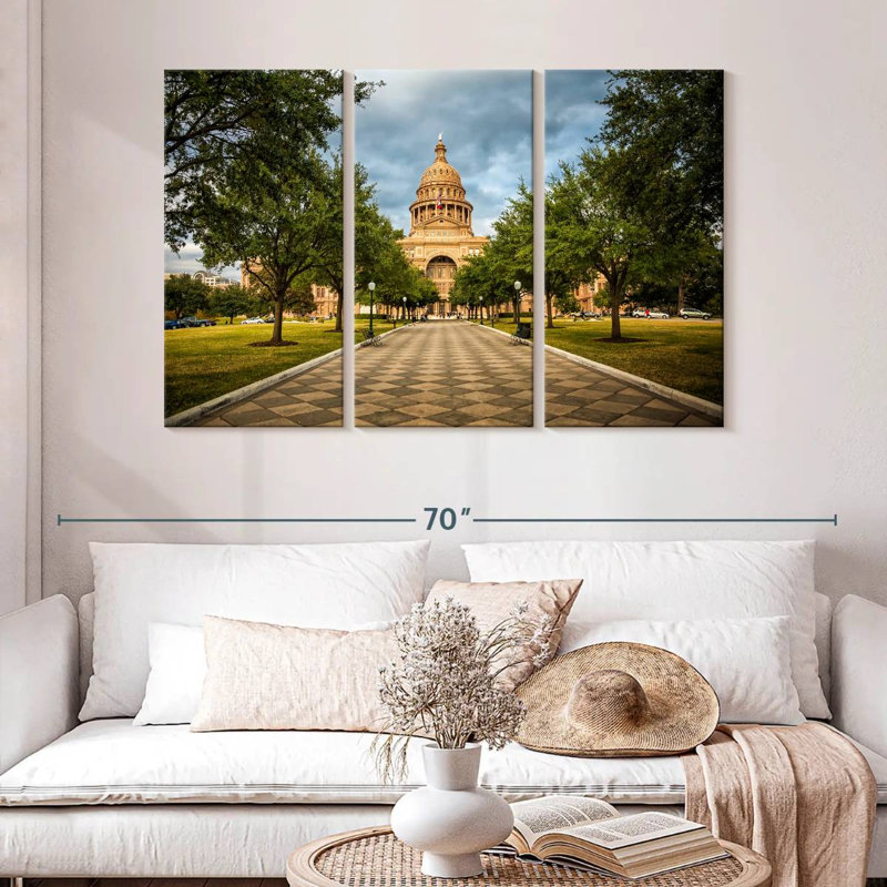 Nicci Texas State Capitol, 32" H x 50" W