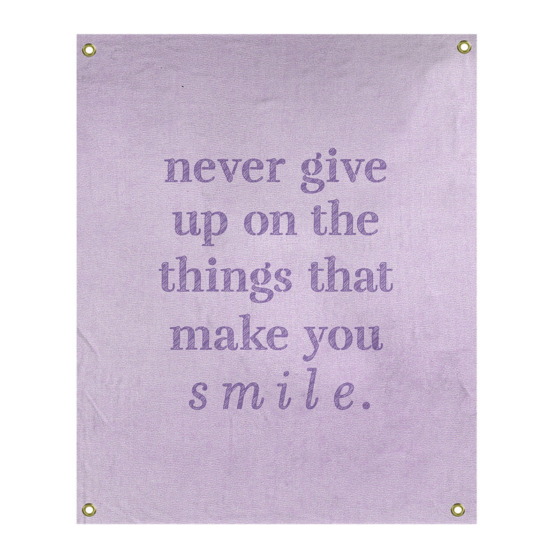 Tapisserie en polyester et citation manuscrite en polyester perseverance, H 59 pi x l 50 po, Mauve