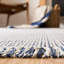 Tapis ivoire / bleu marine en coton tissé à la main Bester-19562541
