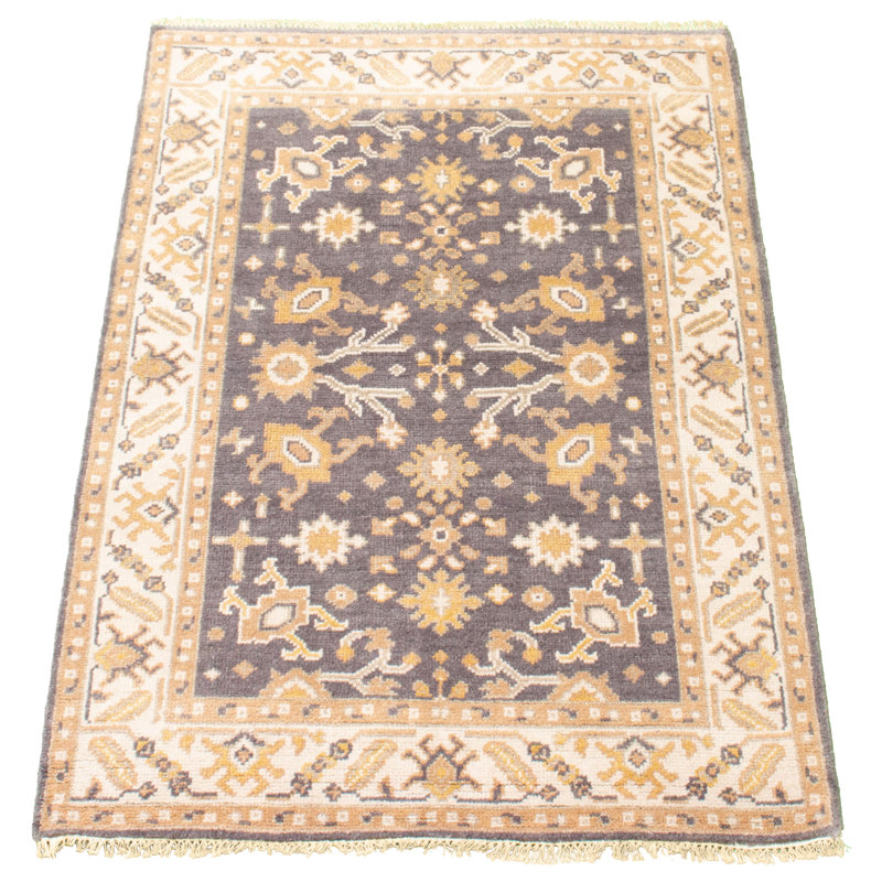 Tapis décoratif Ivoire en laine noué à la main de conception unique 4 pi 1 po x 5 pi 11 po Dhaksha New Age