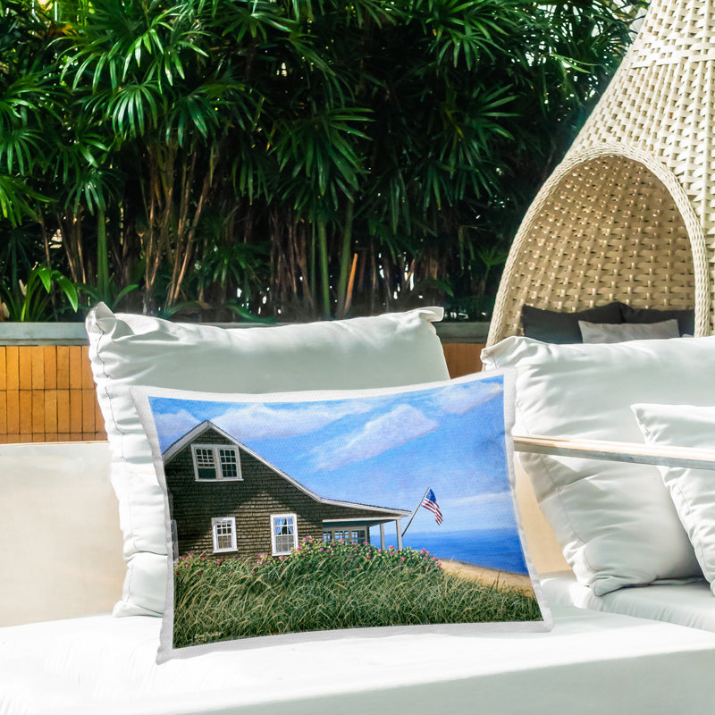 Coussin d'extérieur imprimé Cape House avec drapeau par Tom Mielko
