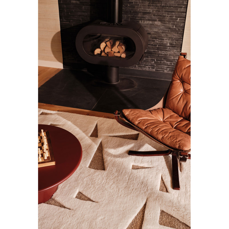Summit Natural Shaped Area Rug, Novelty 4' x 6'