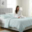 Ensemble de housse de couette 100% coton 3 pièces Beddora - Doux, respirant, literie de qualité hôtelière avec fermeture à boutons, contexture de 200 fils, avec housse de couette et taies décoratives-112750904-112750906