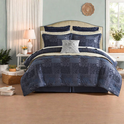 Durable Queen Bedding Sets, Polyester Comforter With Modern Jacquard Design For Home