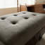 Repose-pieds multifonctionnel avec rangement en velours capitonné et base en similicuir, repose-pieds relevable avec rangement dissimulé pour les petits espaces, brun grisâtre