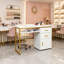 Bureau d'ordinateur blanc