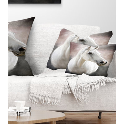 Coussin charmant avec un joli cheval blanc