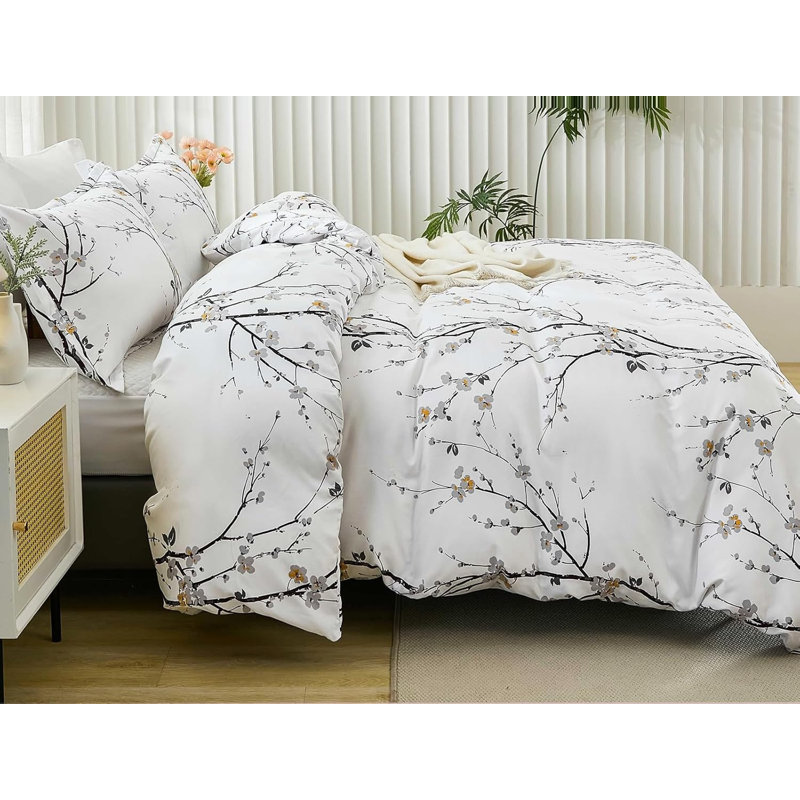 Microfiber / Polyester Floral Duvet Cover, White Floral