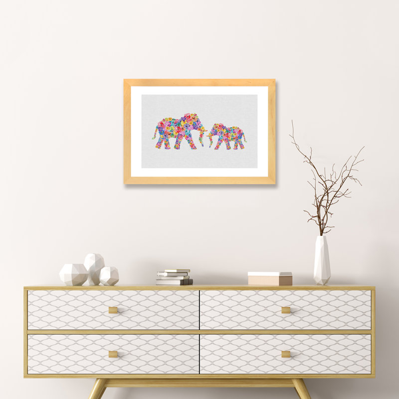 Floral Elephants - impression d'art graphique, H 24 po x l 32 po x P 1 po, Papier encadré de bois naturel