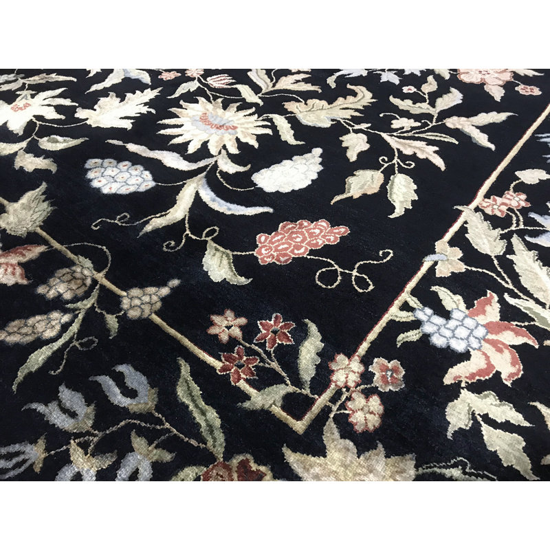 Tapis noir de haute qualité noué à la main